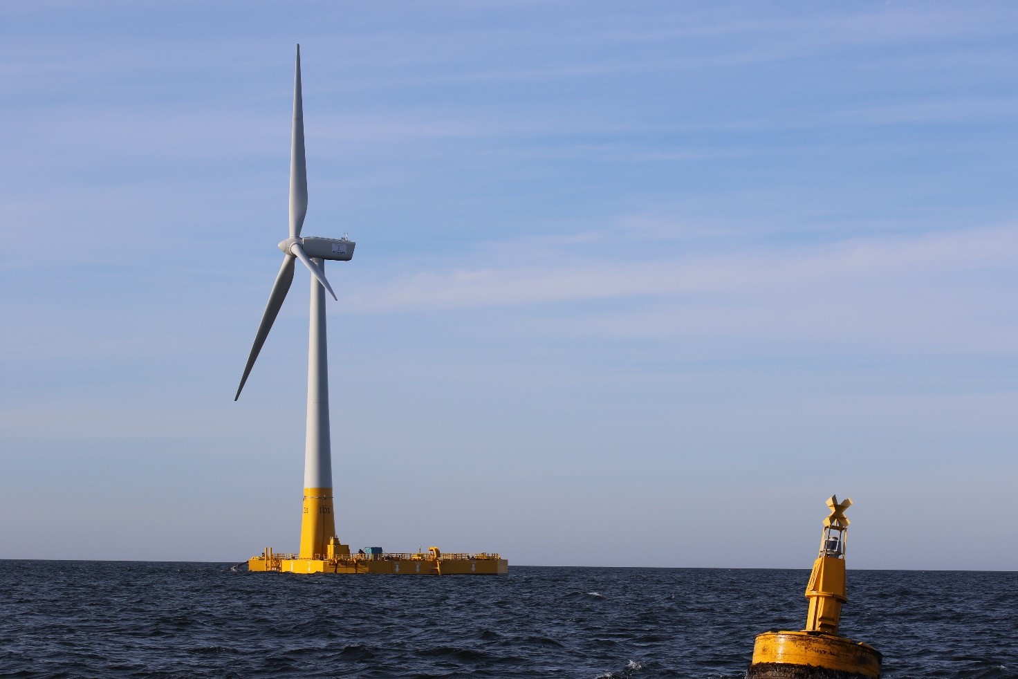 L’éolienne flottante FLOATGEN accueillie sur le site d’essais en mer. © Centrale Nantes